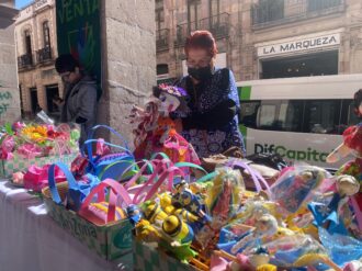 Realizan Expo Venta Manos que Transforman