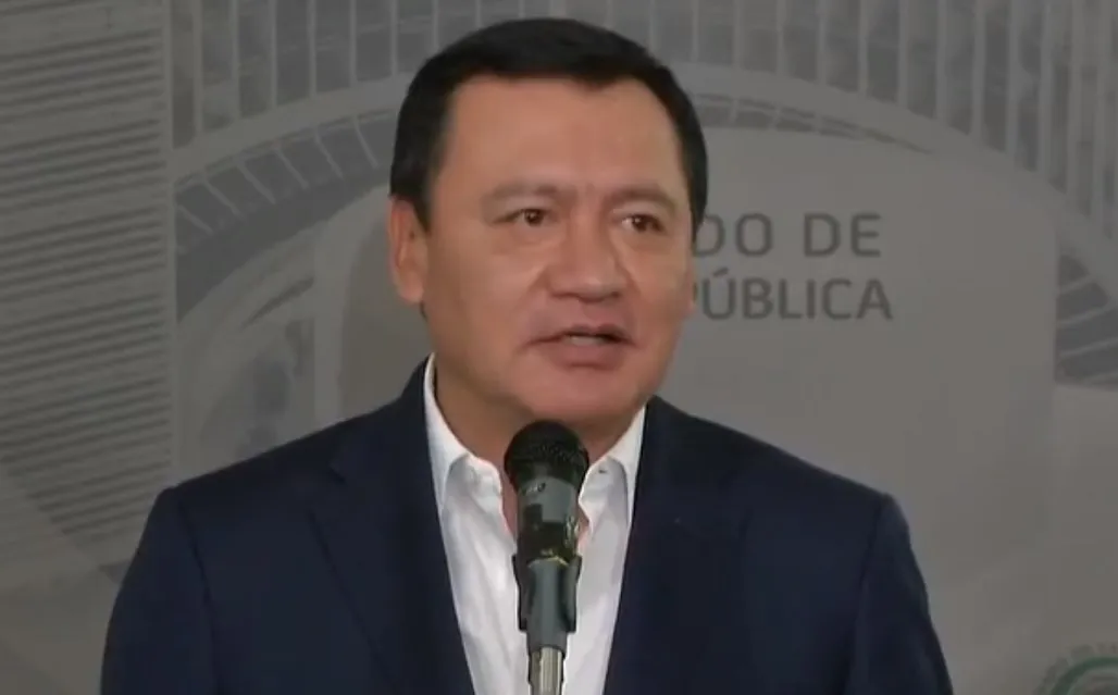 Osorio Chong anuncia su salida de bancada del PRI en el Senado