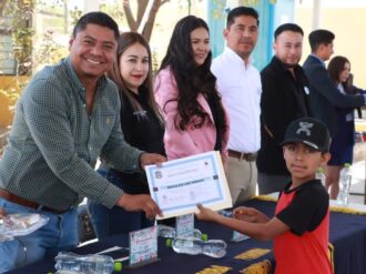 Felicita a ganadores de la Olimpiada del Conocimiento 