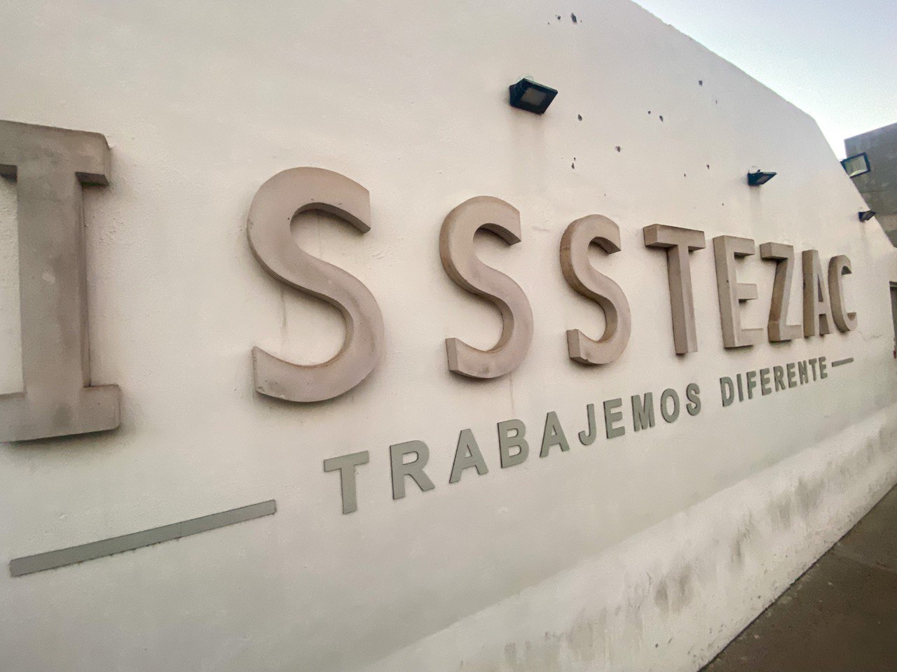 Issstezac, sin justificación para retrasar el pago: Colecna 