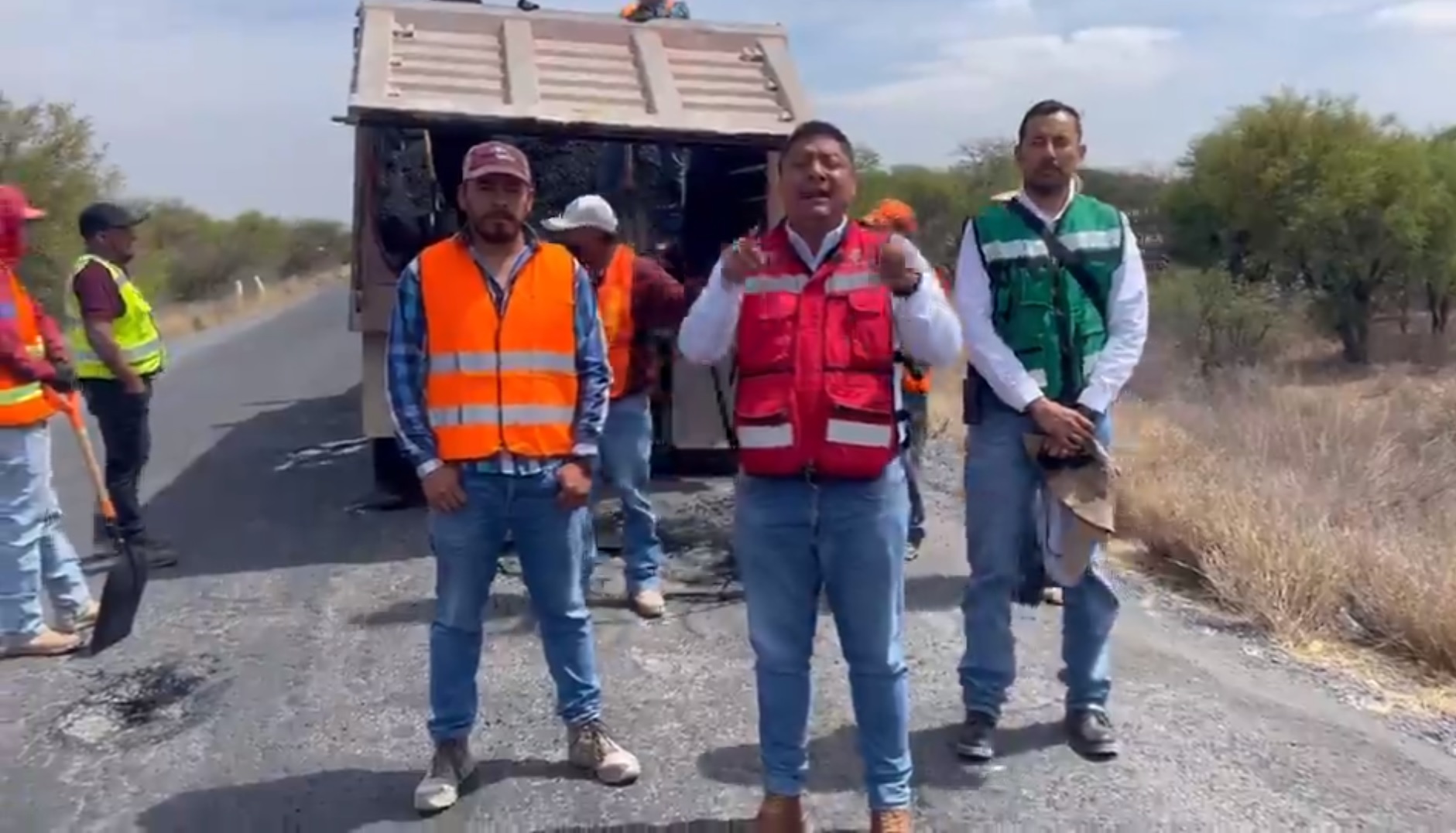 Rehabiltan carreteras de Villa de Cos