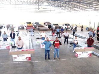 Lleva David González apoyos a Villa de Cos 