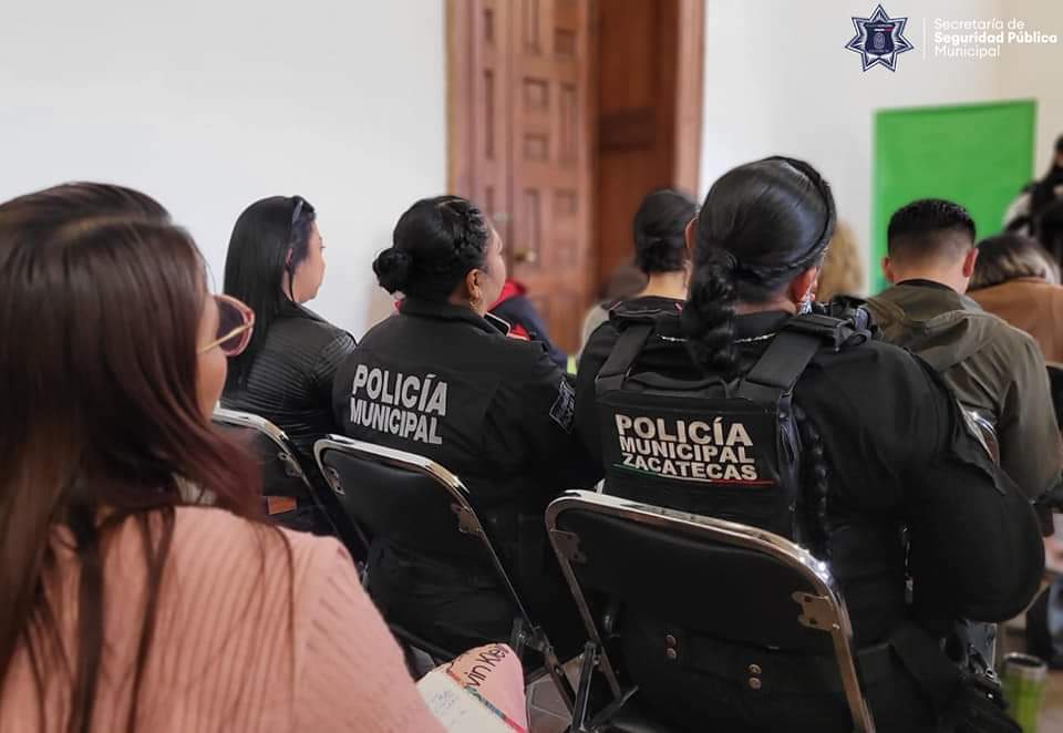 Contratan a 50 policías en la capital 