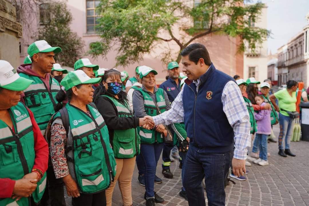 Reconocen labor de trabajadores de Servicios Públicos