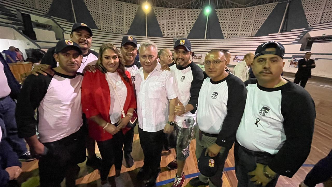 Dispuestos a todos, los representantes del Sntsa 39