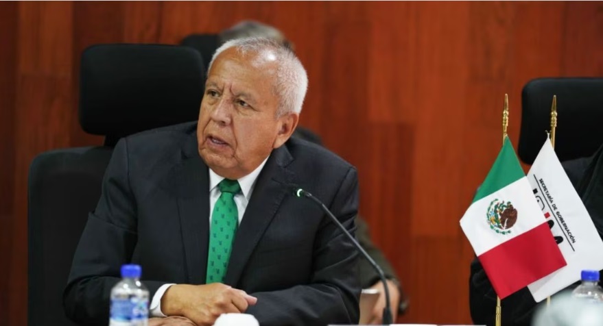 Francisco Garduño permanecerá en INM hasta que haya resolución judicial que lo inhabilite