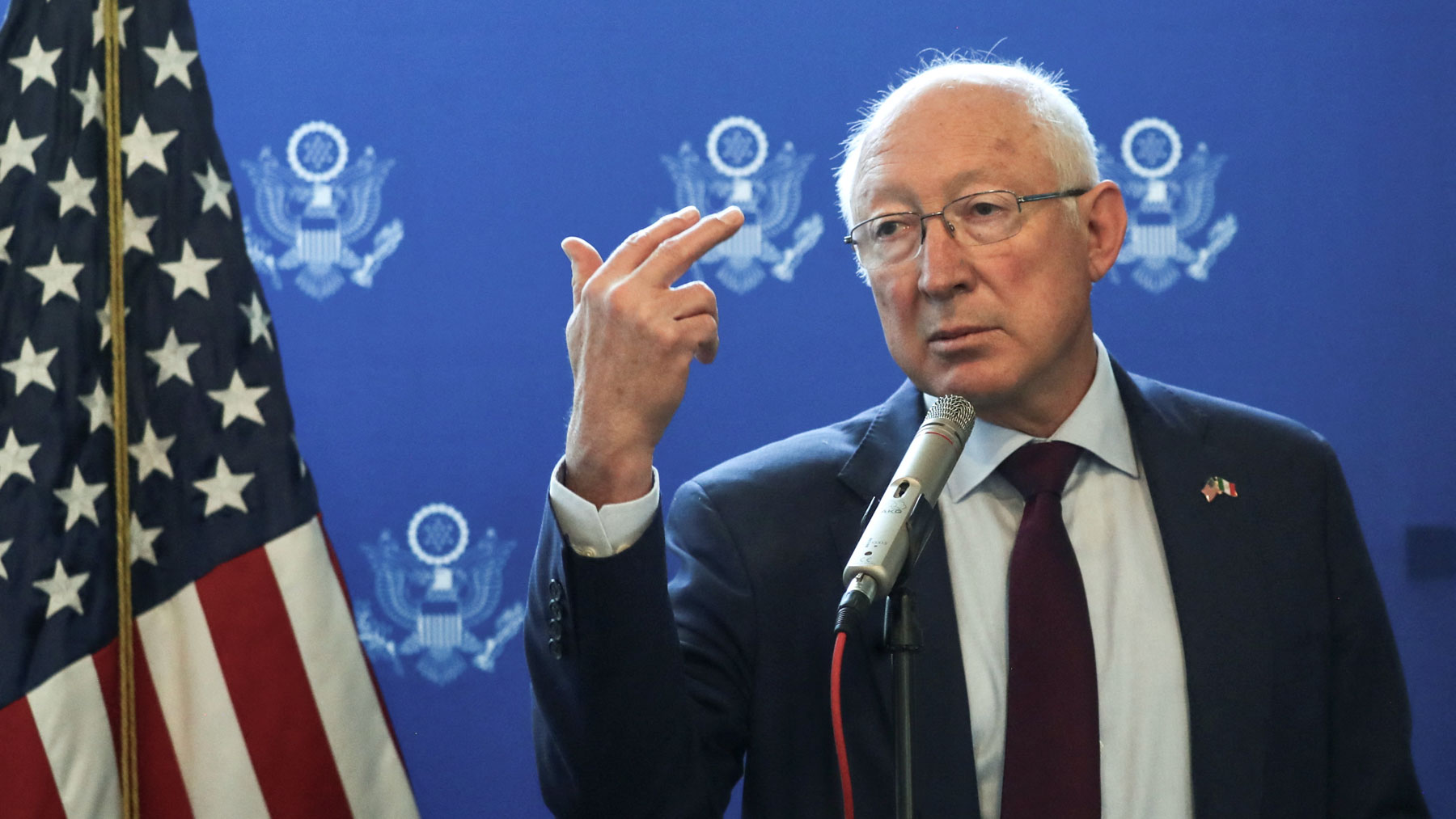 «Lo importante son los resultados», dice Ken Salazar sobre infiltración de la DEA con Los Chapitos