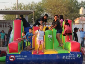 Con un festival acuático festejan a los niños en Tabasco