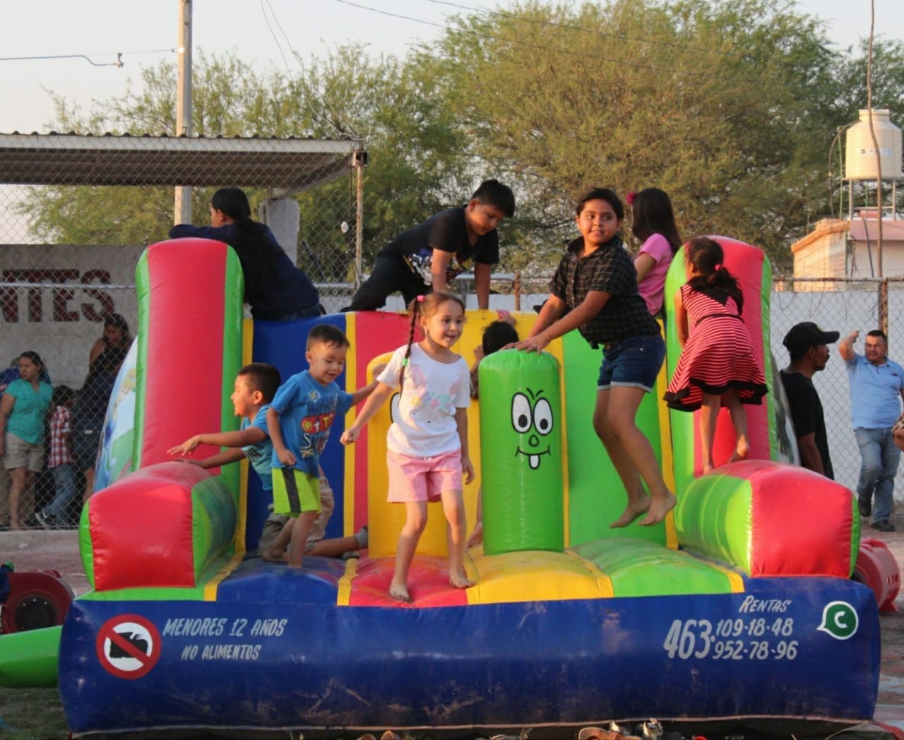 Con un festival acuático festejan a los niños en Tabasco