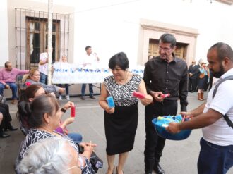 Festejan a las mamás calerenses 