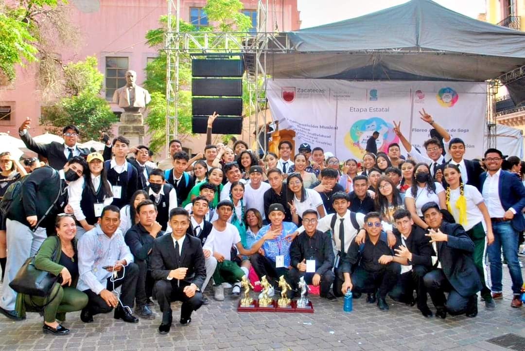 Brilla Pinos en el Encuentro Estatal de Arte y Cultura de COBAEZ