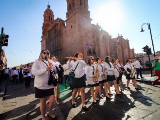 Exigen mejoras salariales durante marcha del Día del Trabajo 