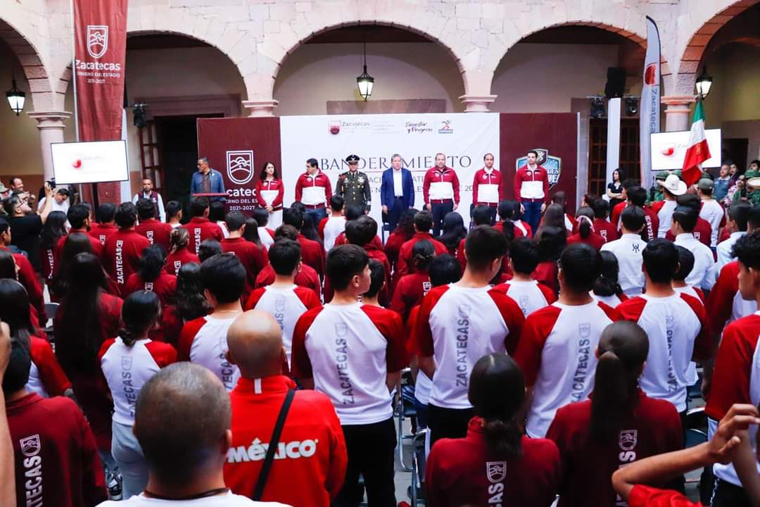 Abanderan delegación zacatecana que va a los Conade 2023