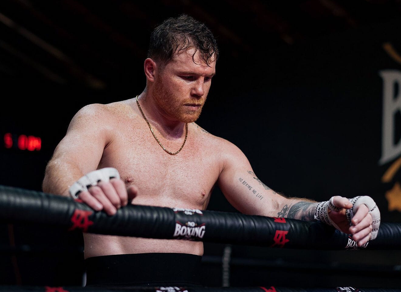 Canelo Álvarez afirma que su objetivo es enfrentar a “Bivol, si se pone rejego hay otras opciones”