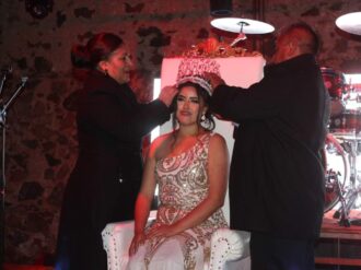 Realizan fiestas patronales en Casa de Cerros