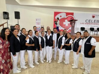 Festejan a los profesionales de la enfermería