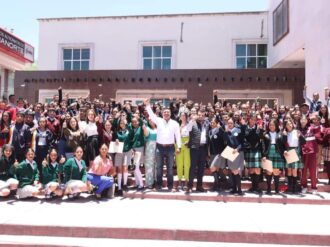 Festejan a los estudiantes 