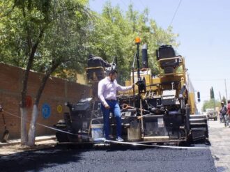 Pavimentan la calle Luis Moya