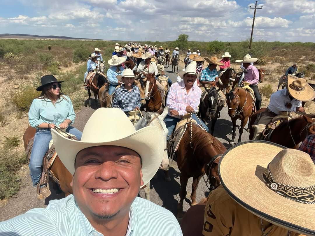 Realizan tradicional cabalgata en Villa de Cos