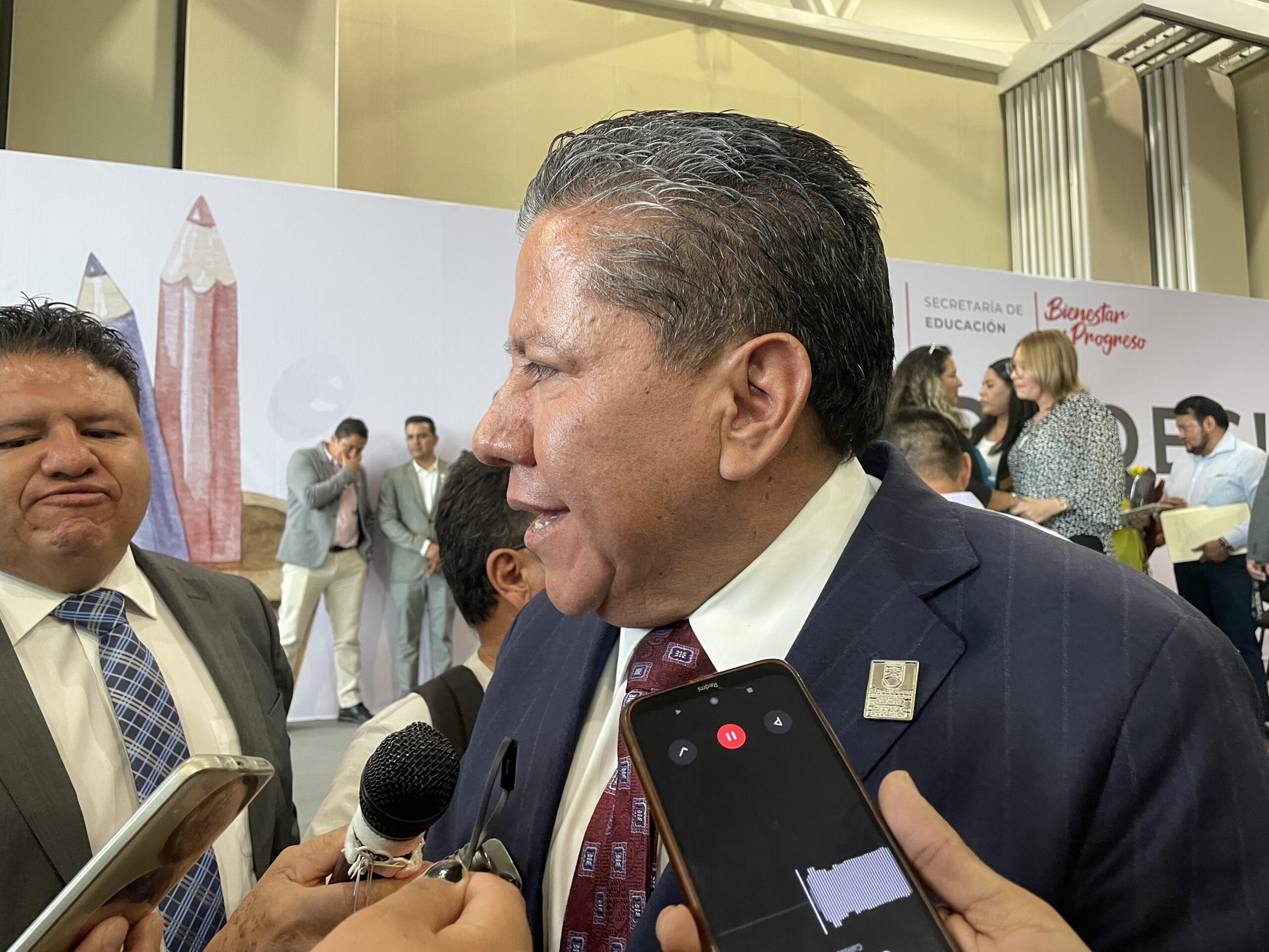 Sigue en el fondo; DMA el gobernador peor evaluado