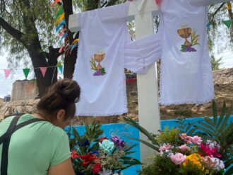 Realizan reliquia a la Santa Cruz 