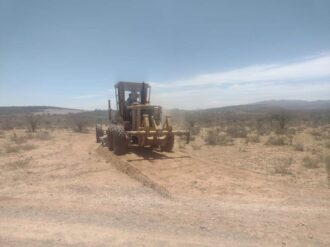 Mejoran caminos en comunidad de Juan Aldama