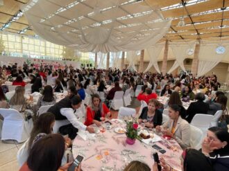 Celebra Norma Castorena a mamás del Sntsa