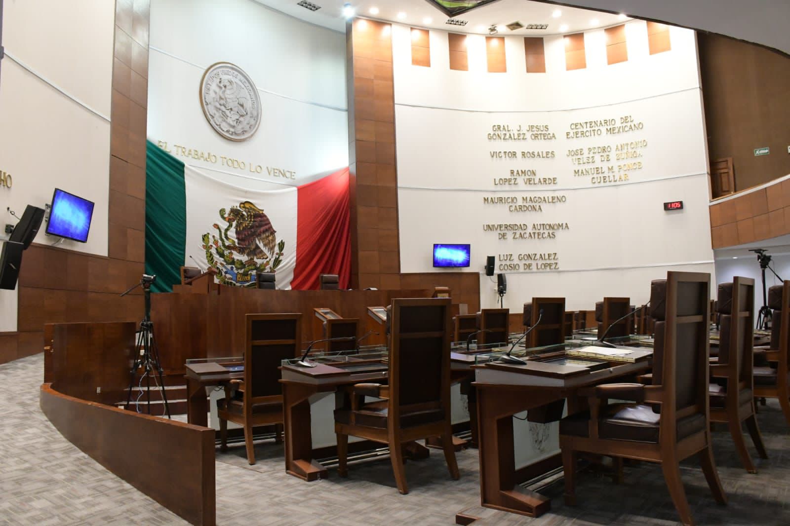 Crean Comisión para atender crisis del Issstezac 