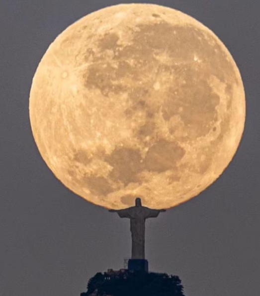 El misterio tras el Cristo Redentor «cargando» la Luna