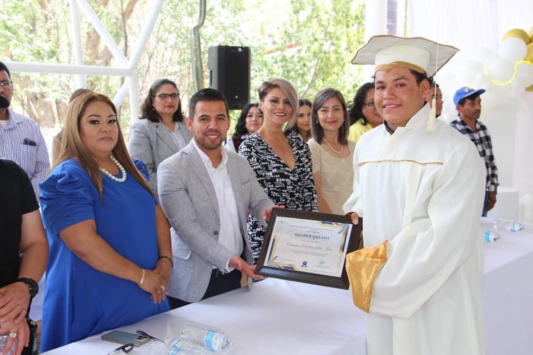Egresan del Emsad de Pedregoso 