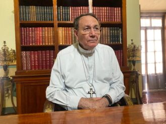 Llama obispo a jóvenes a tener más comprensión hacia sus padres