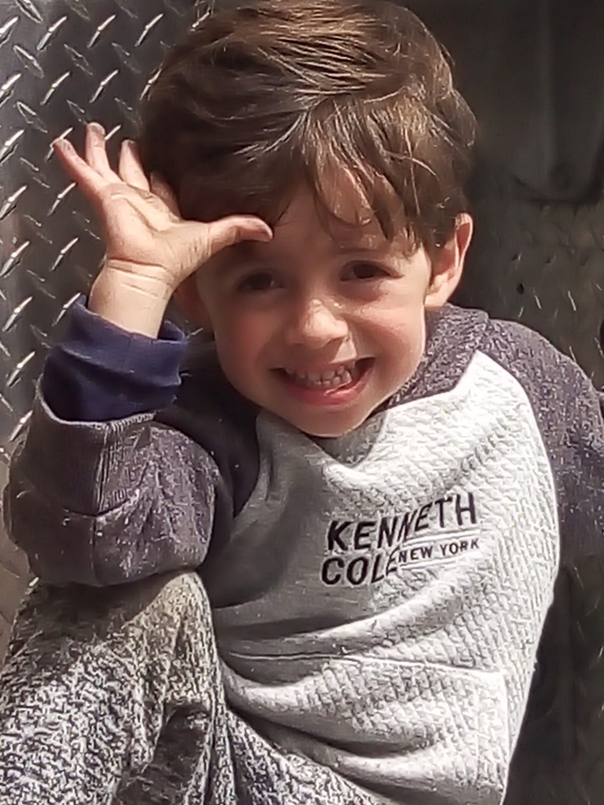 Niño de 3 años cae a un disco de aceite hirviendo; piden ayuda