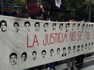 Dictan auto de formal prisión a 8 militares por caso Ayotzinapa