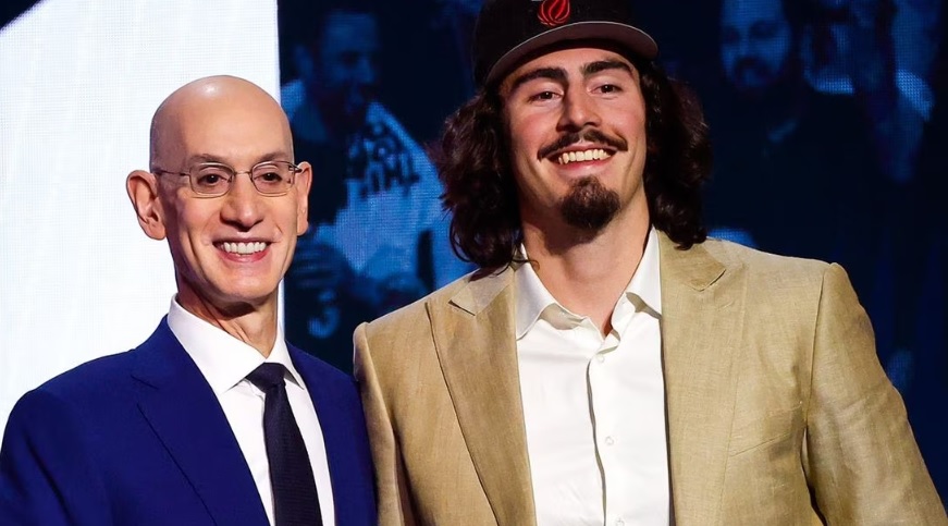 Jaime Jáquez Jr. firma contrato  de 16.4 mmd con el Miami Heat