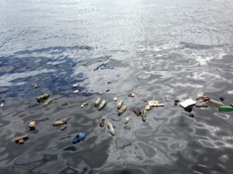 Consumen los mexicanos 66 kilos de plástico al año