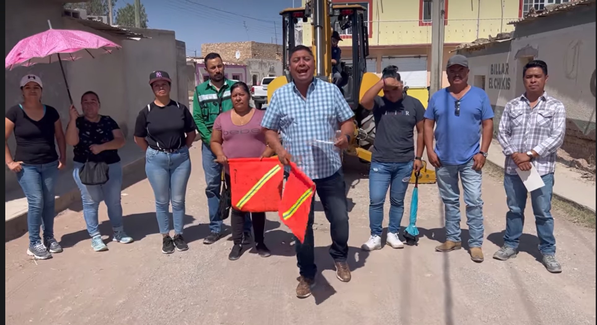 En El Rucio pavimentan calle