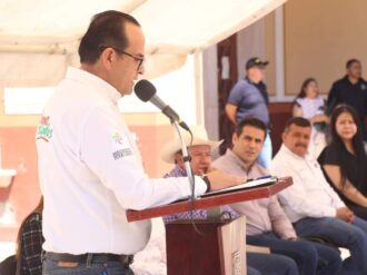 Entregan escrituras a vecinos de Huertas Grandes y Las Huertas