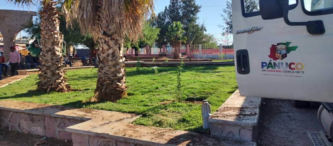 Embellecen jardín de San Antonio del Ciprés