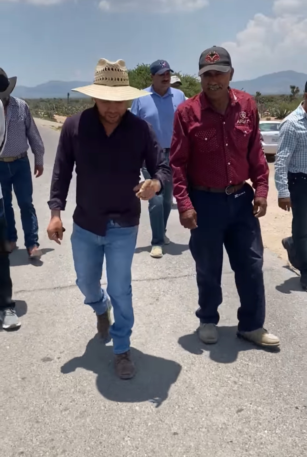 Supervisa Omar Téllez obras en La Colorada