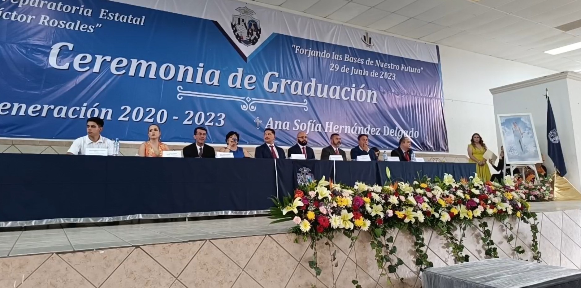 Honra preparatoria de Calera a Ana Sofía Hernández Delgado