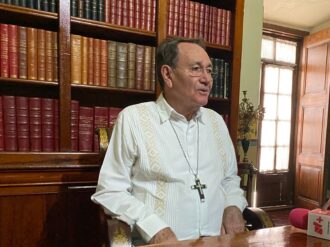 Llama obispo a reflexionar sobre el seno familiar 