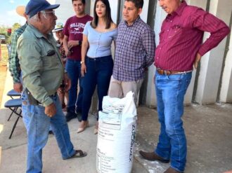 Donará Mario Córdova un terreno para los apicultores