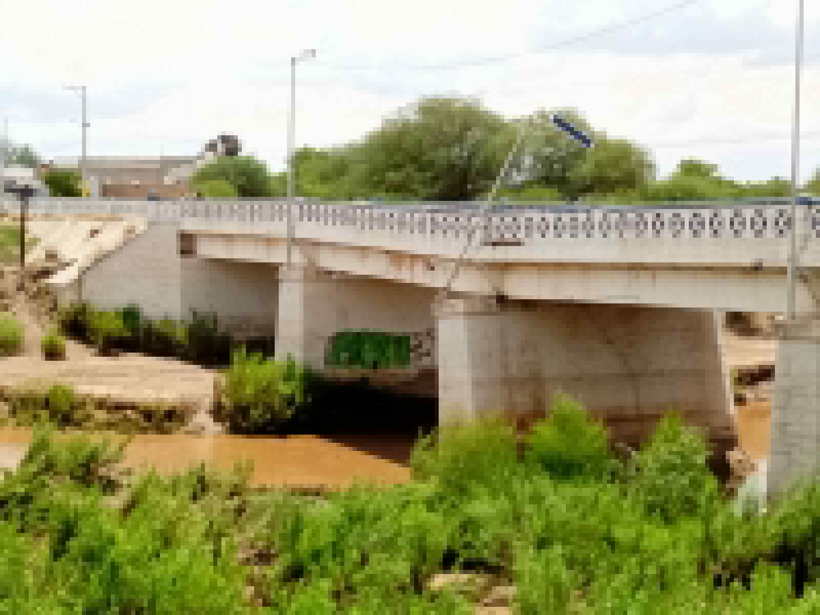 Colapsa el puente Hidalgo en Río Grande
