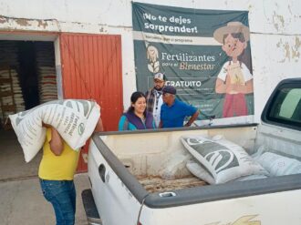 Inicia entrega de fertilizante a agricultores