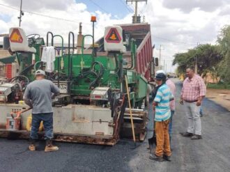 Pavimentan calle en San Antonio del Ciprés