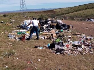 Limpian alrededores del relleno sanitario