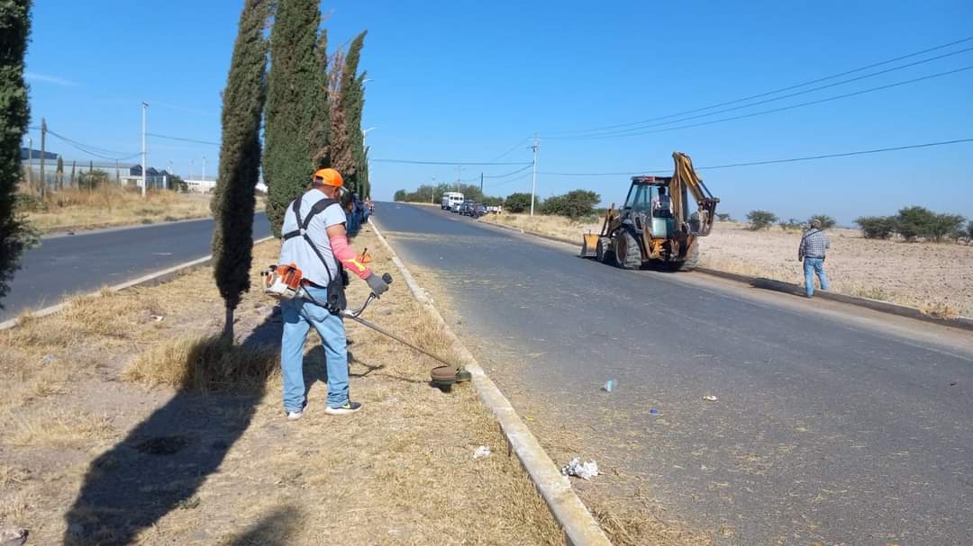 Se unen para limpiar vialidades