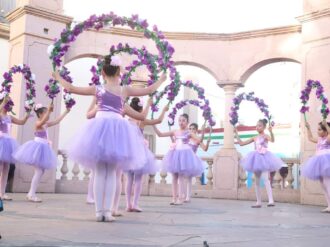 Ofrecen muestra de artes