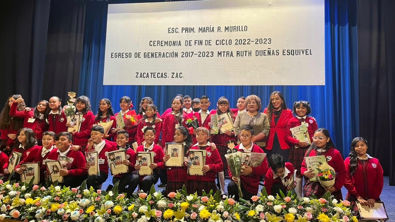 Apadrina el ayuntamiento a estudiantes de la capital