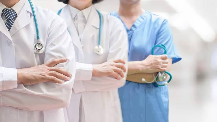 Anuncian llegada de médicos especialistas